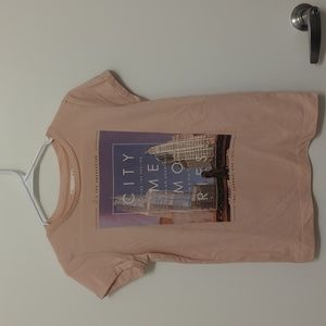 light pink LFT Chicago graphic tee Size M